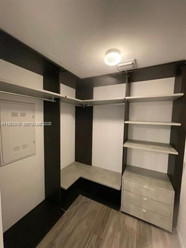 Foto del edificio - 805 S Miami Ave