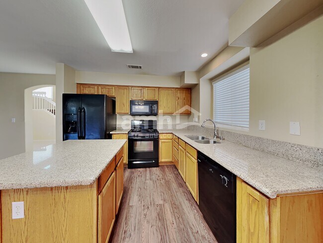 Foto del edificio - 909 Hornbeak Ct