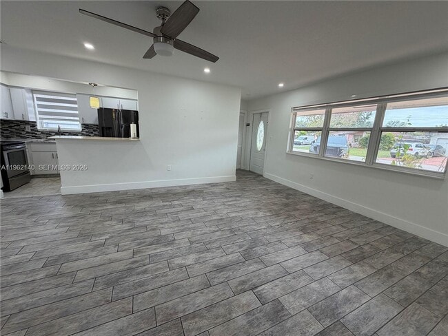 Foto del edificio - 7950 NW 10th St