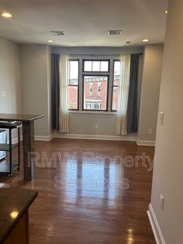 Building Photo - 1125 Tasker St