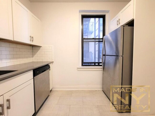 Building Photo - 1 bedroom in ASTORIA NY 11102