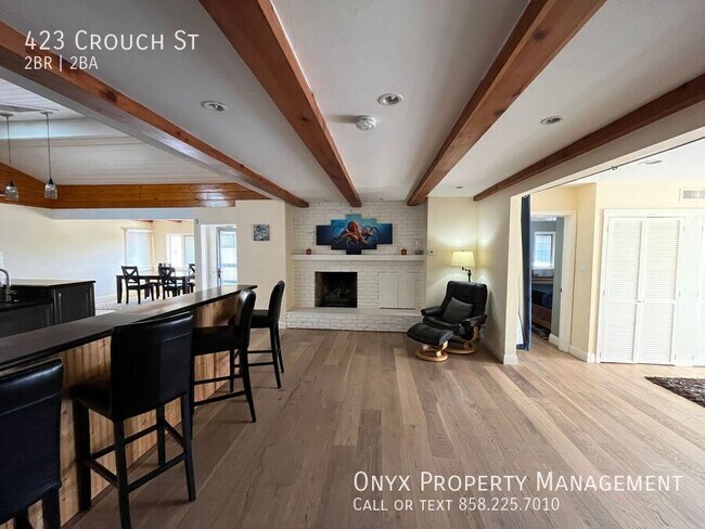 Foto del edificio - Beautiful Triplex  in Oceanside  Large roo...