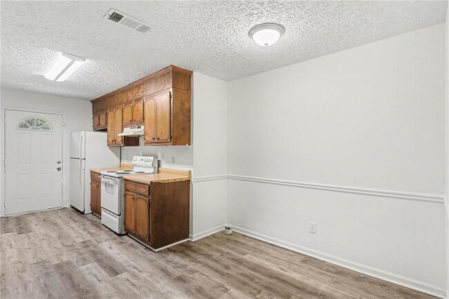 Foto del edificio - 165 Plum Orchard Rd