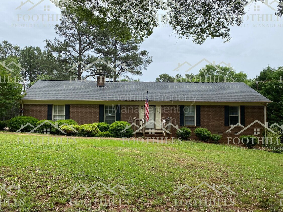 Primary Photo - Inviting Retreat Close to Downtown: Firepl...