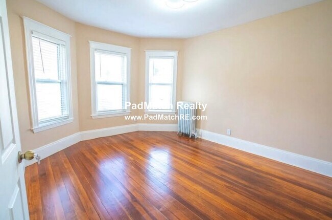 Foto del edificio - 104 Wayland St