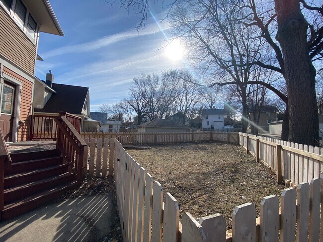 Foto del edificio - $2,200 | 3 Bedroom, 2.5 Bathroom House | No Pets | Available for a January 7th, 2026 Move In!