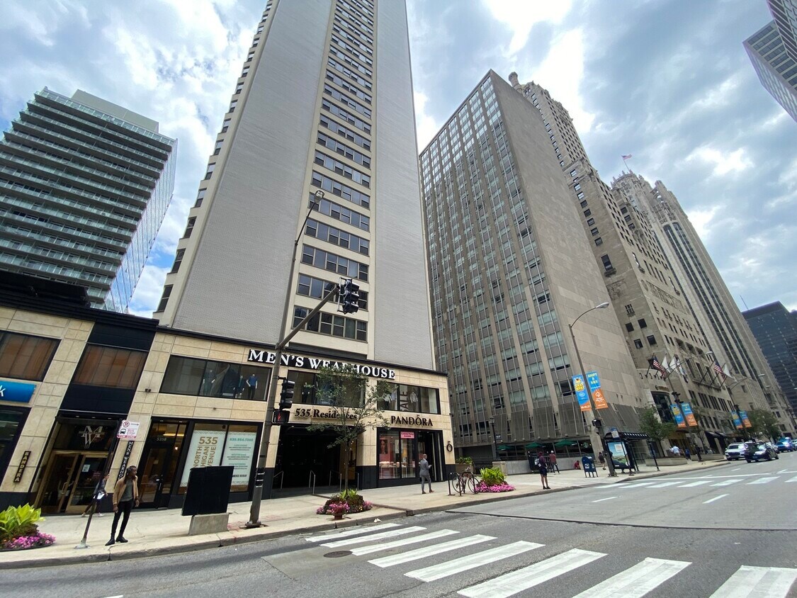 Foto principal - 535 N Michigan Ave