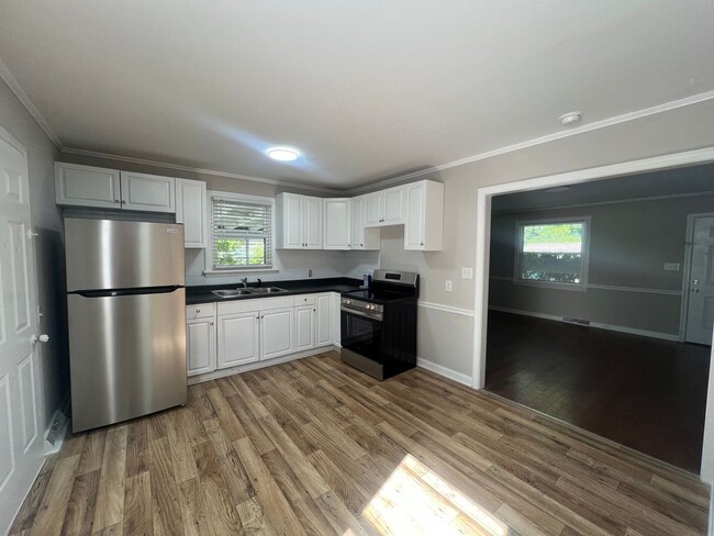 Foto del edificio - Introducing a charming 2-bedroom, 1-bathro...