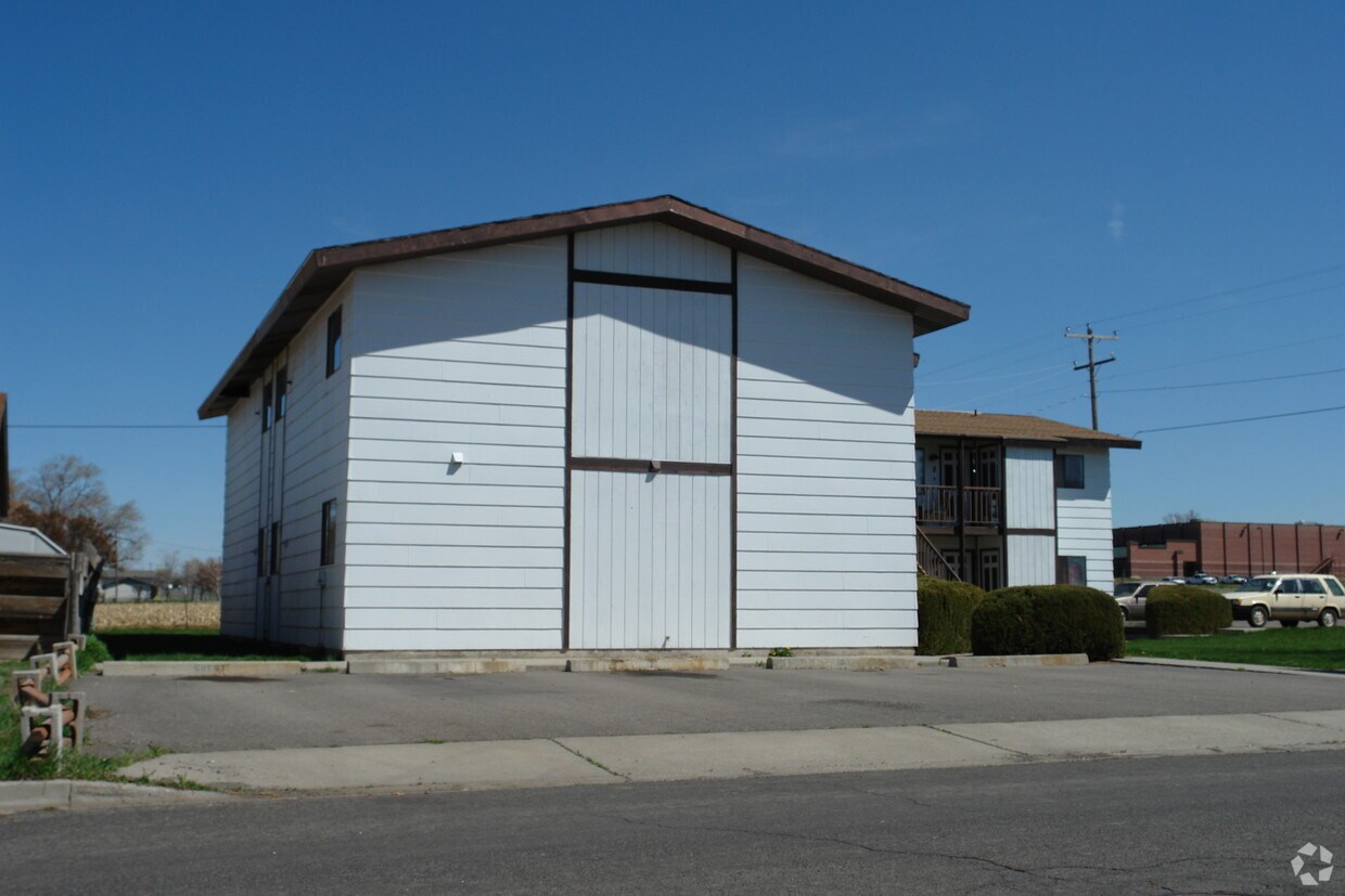 Building Photo - Sawtooth Villa
