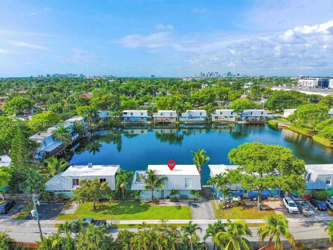 Foto principal - 1370 NE 40th Dr