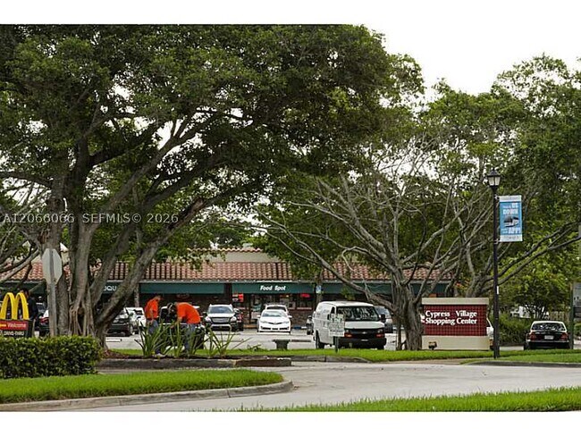Foto del edificio - 7400 Miami Lakes Dr