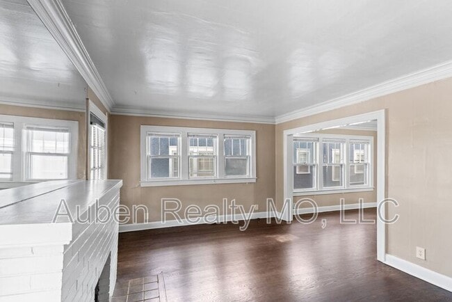 Building Photo - 5303 Charlotte St