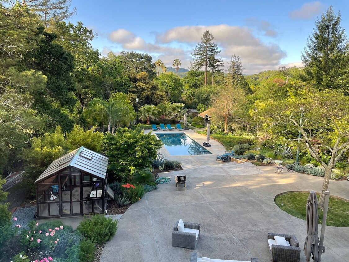 Primary Photo - Fabulous gated 5bd/3.5ba San Anselmo Home