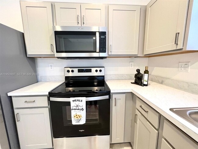 Photo - 429 NE 12th St Townhome