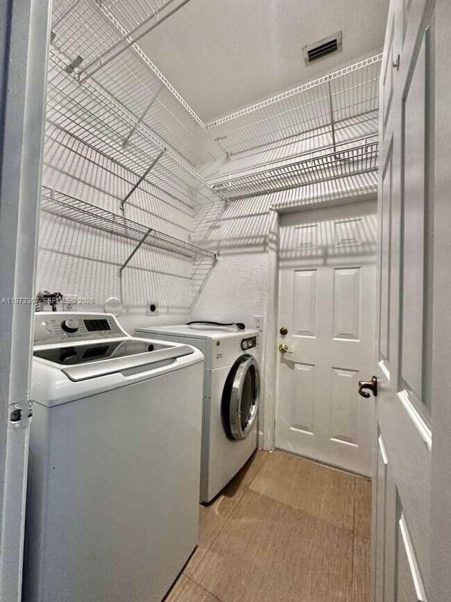 Foto del edificio - 1761 Aspen Ln