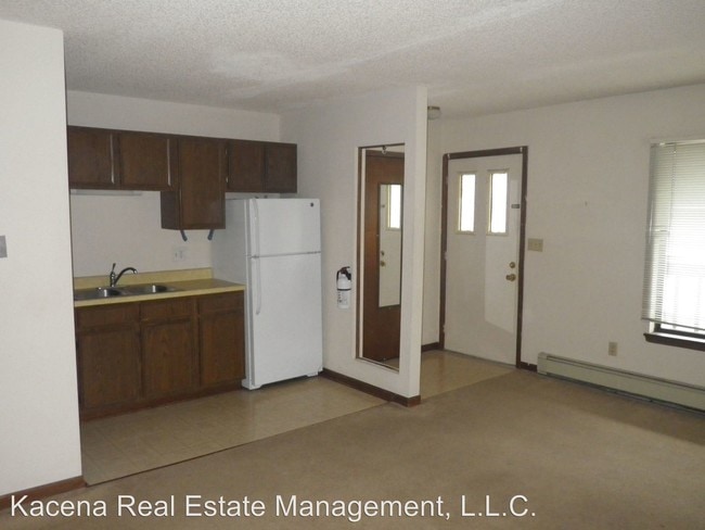 Building Photo - 203 River St