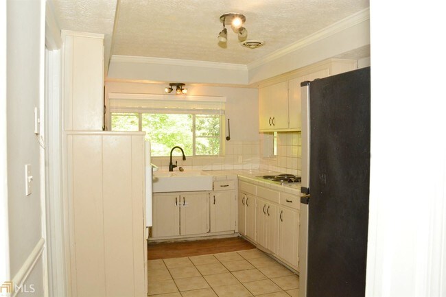 Building Photo - 688 Kenilworth Cir
