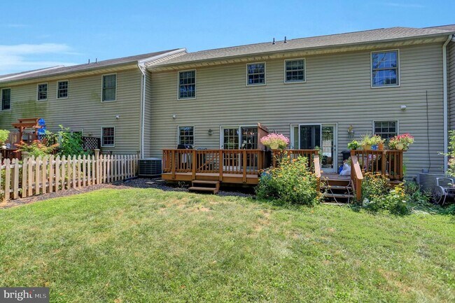 Foto del edificio - 4128 Kittatinny Dr