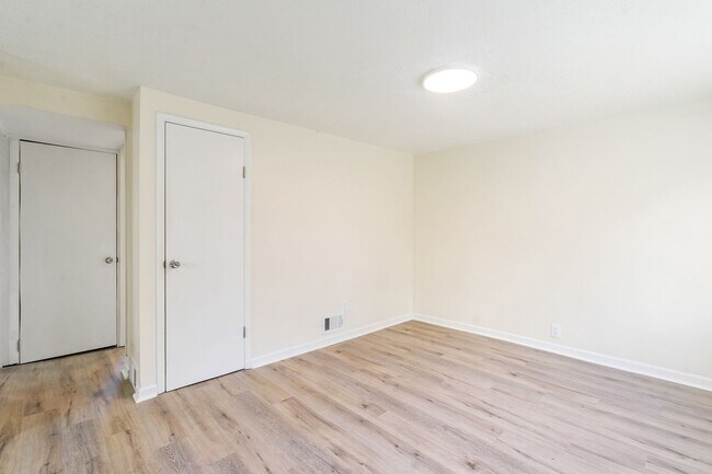 Foto del edificio - Newly Remodeled 2 Bedroom, 1 Bathroom in A...