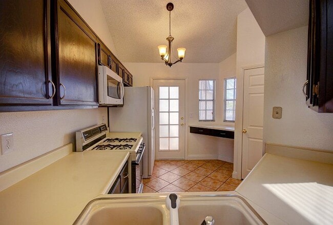 Building Photo - 6549 Lemitar Dr