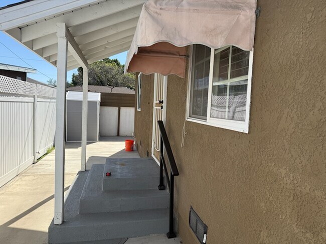 Foto del edificio - 454 E 63rd St