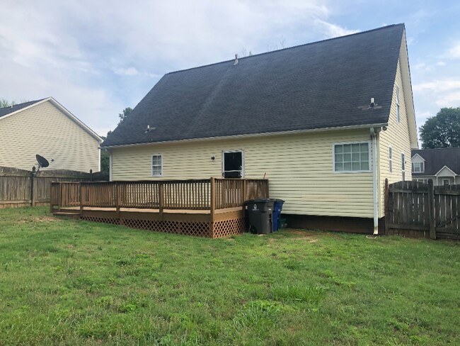 Foto del edificio - 3908 Silver Chalice Dr