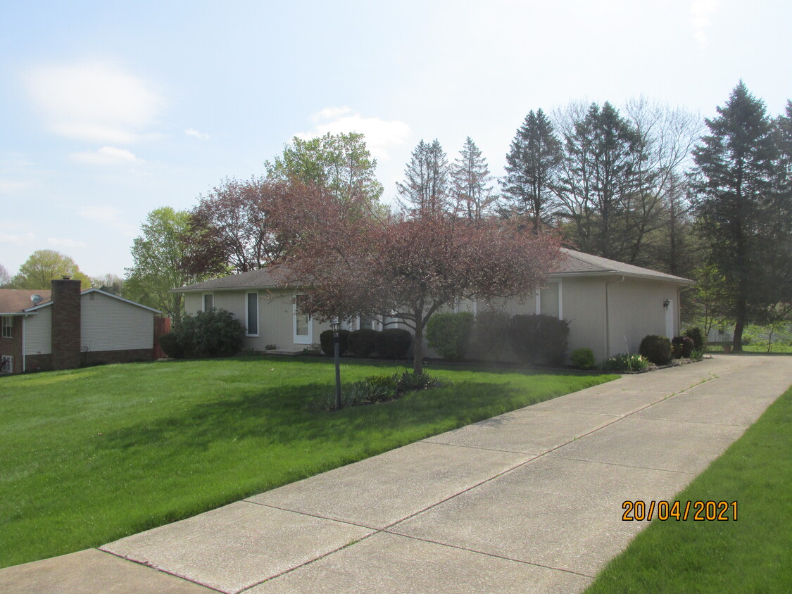 Foto principal - 6840 Lake Cable Ave NW