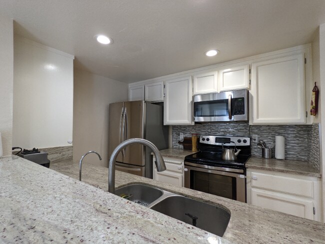 Foto del edificio - 328 W Sunnyoaks Ave