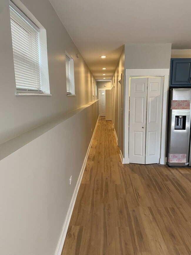 Foto del edificio - 7012 S Dorchester Ave