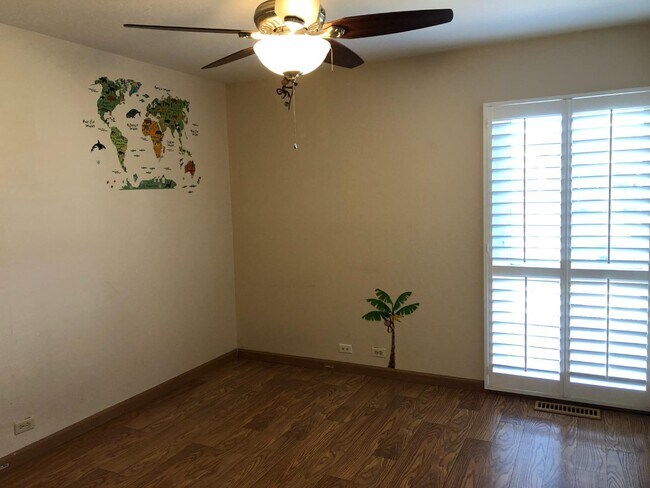 Foto del edificio - 5215 Admiralty Ln