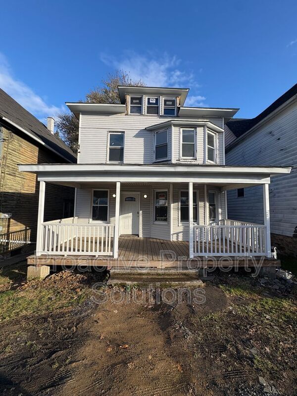 Building Photo - 415 S Main Ave