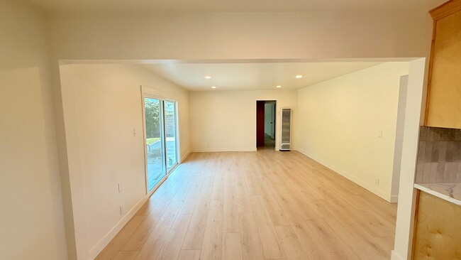 Building Photo - 288 Homer Ave