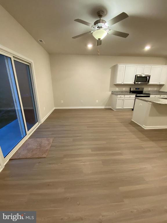 Building Photo - 25 Cranston Ct