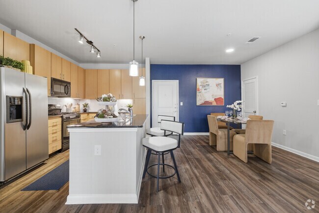 Norfolk, 2 habitaciones, 2 baños - 1092 pies cuadrados - Cocina/Comedor - The Grand at Upper Kirby