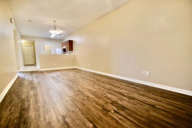 Building Photo - Stunning 3/2 Duplex in West Fort Worth — Granite Kitchen, Garage & Fenced Yard!