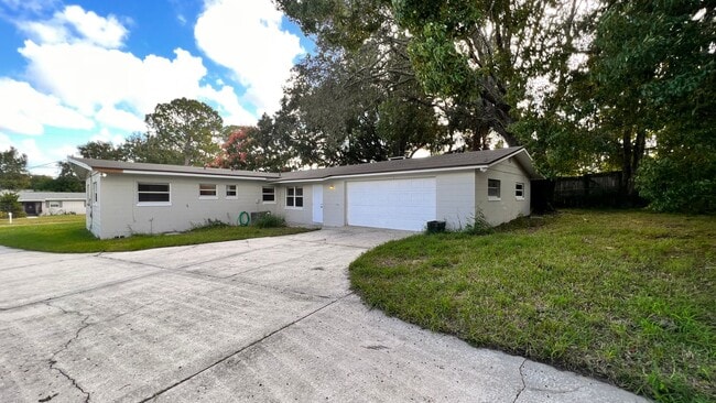 Building Photo - Charming 4 Bedroom, 2 Bathroom Home in Altamonte Springs!!
