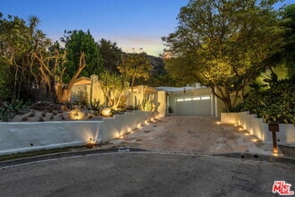 Building Photo - 9451 Hidden Valley Pl