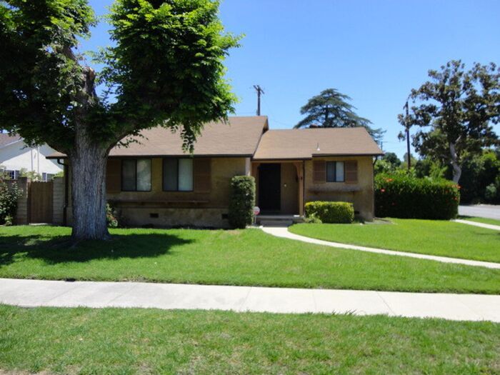 Primary Photo - Beautiful 3 + 2 Pool Home Lake Balboa
