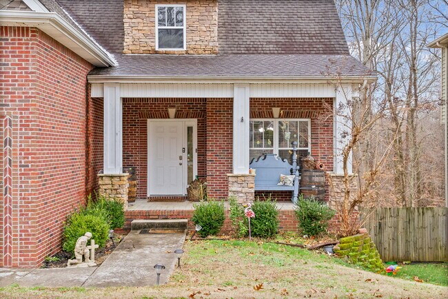 Foto del edificio - 632 Hidden Valley Dr