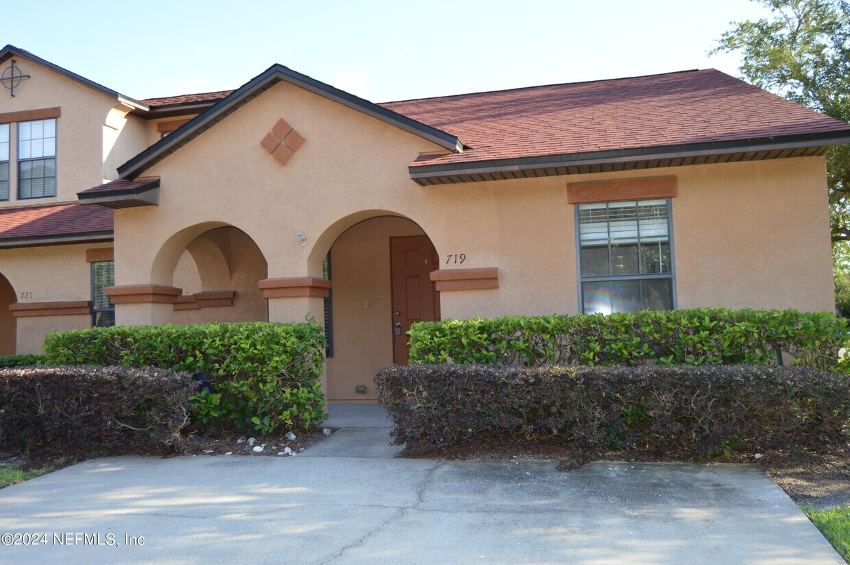 Foto principal - 719 Ginger Mill Dr