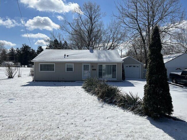 Building Photo - 3 br, 1 bath House - 6515 South Bend Dr