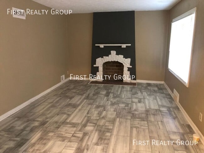 Building Photo - 330 Verona Rd