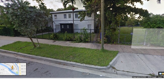 Foto del edificio - 700 NW North River Dr