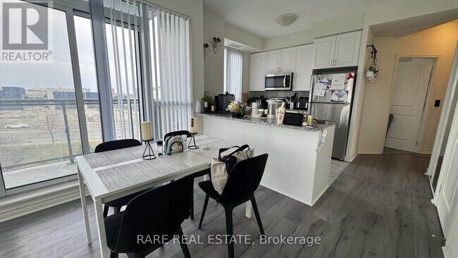 Photo du bâtiment - 349 Rathburn Rd W