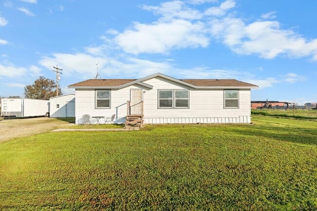 Building Photo - 12884 N Jack Tone Rd
