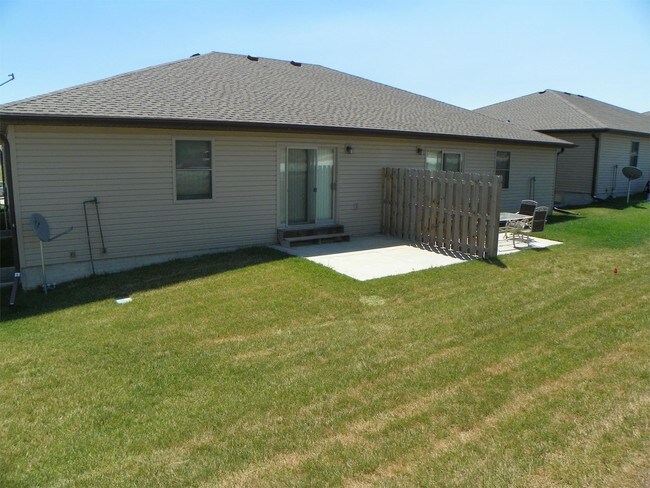 Building Photo - 6501 Whitewater Ln