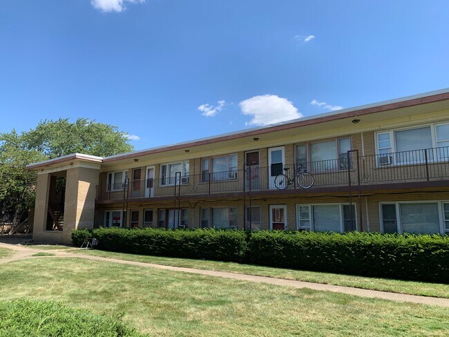 Foto del edificio - 37 King Arthur Ct