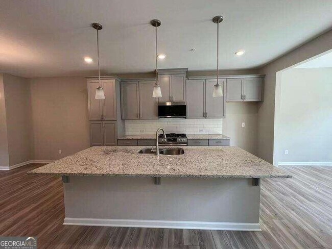 Building Photo - 735 Brecklin Ln
