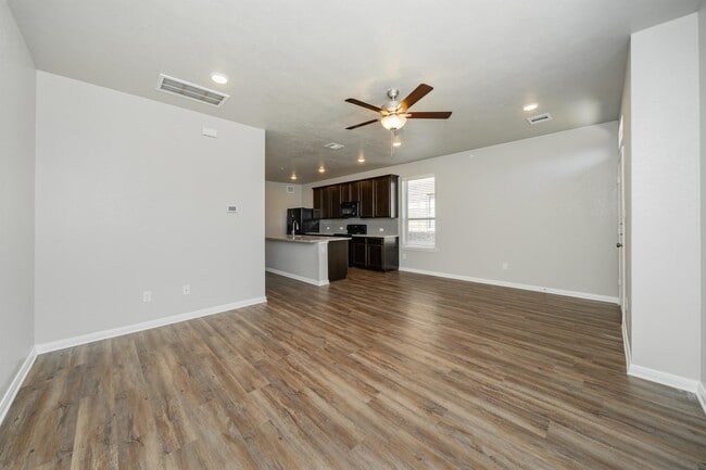 Foto del edificio - 4089 Cross Park Dr