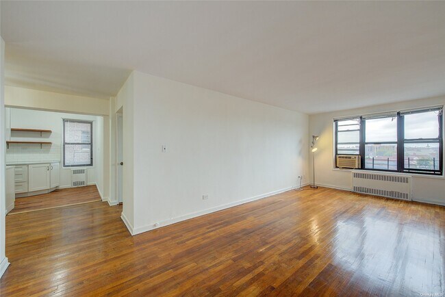 Building Photo - 90-11-90-35 35th Ave